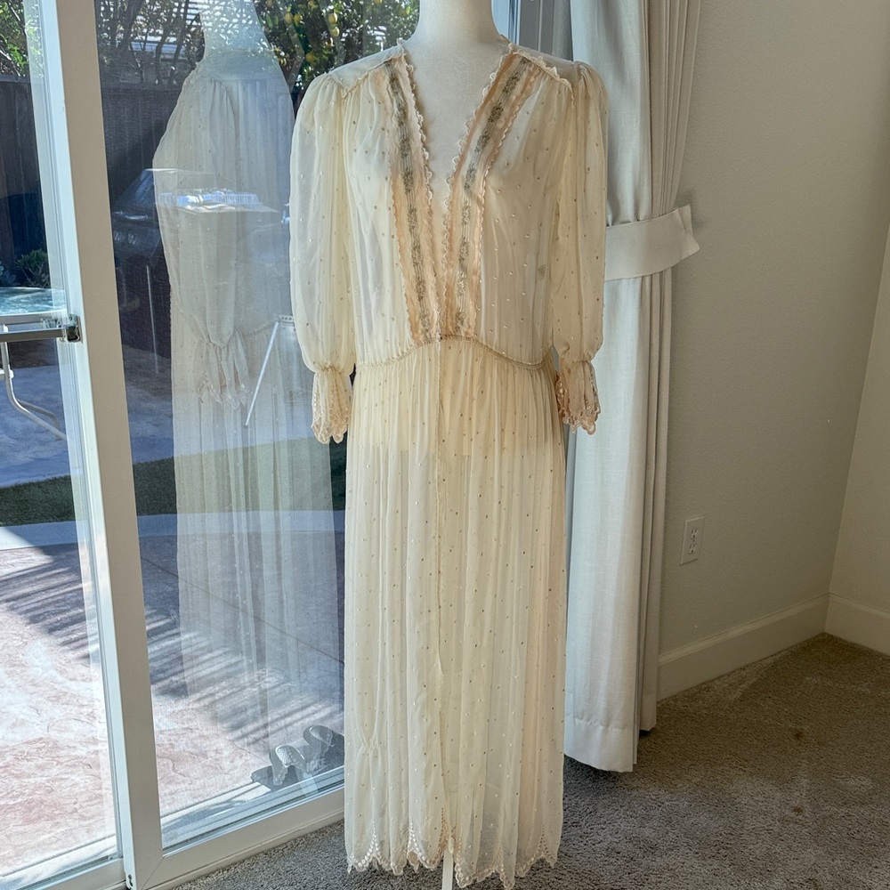 Vintage neglige robe